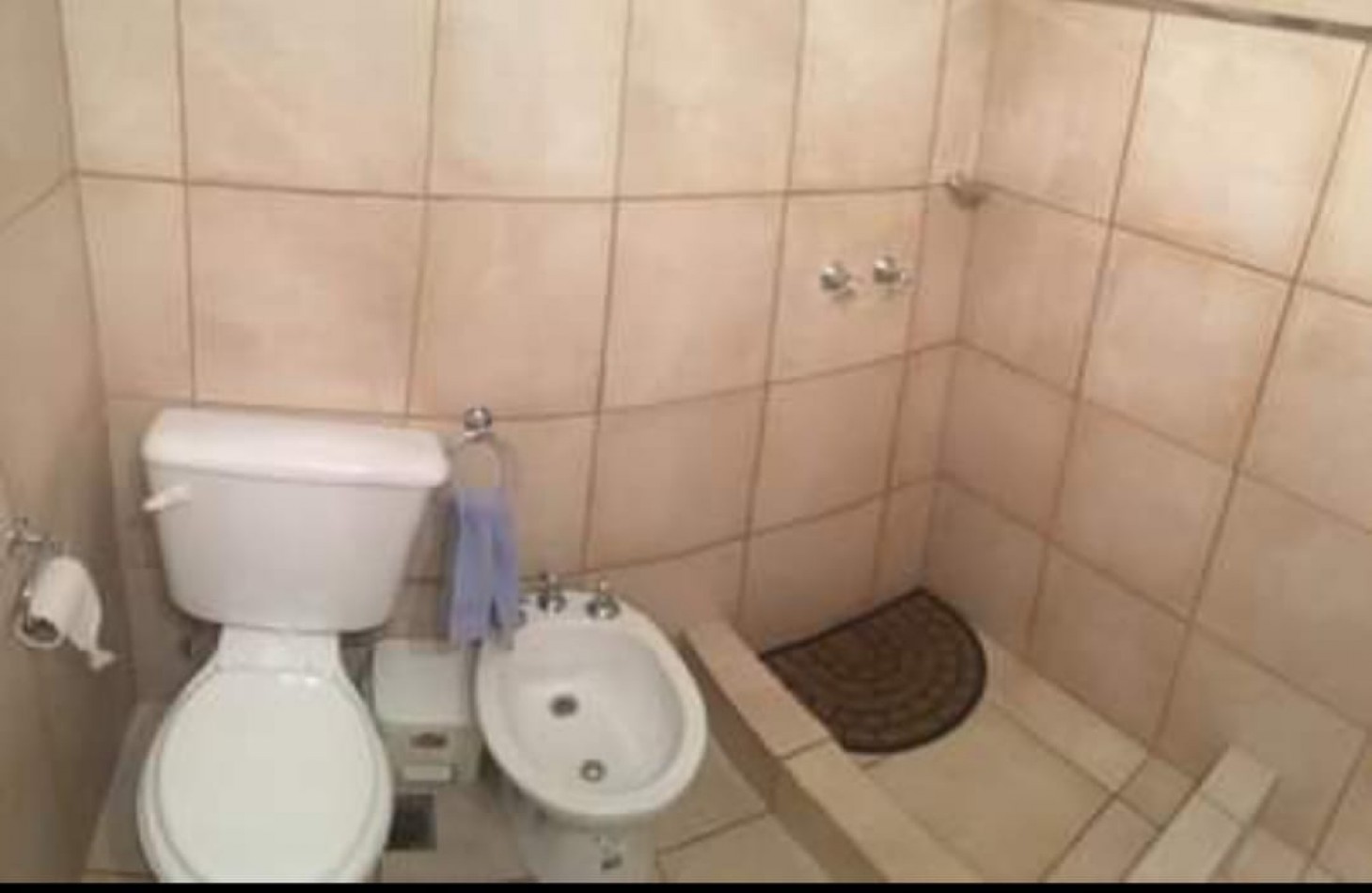 Oportunidad ! Local Comercial en excelente zona Permuta por depto menor valor.