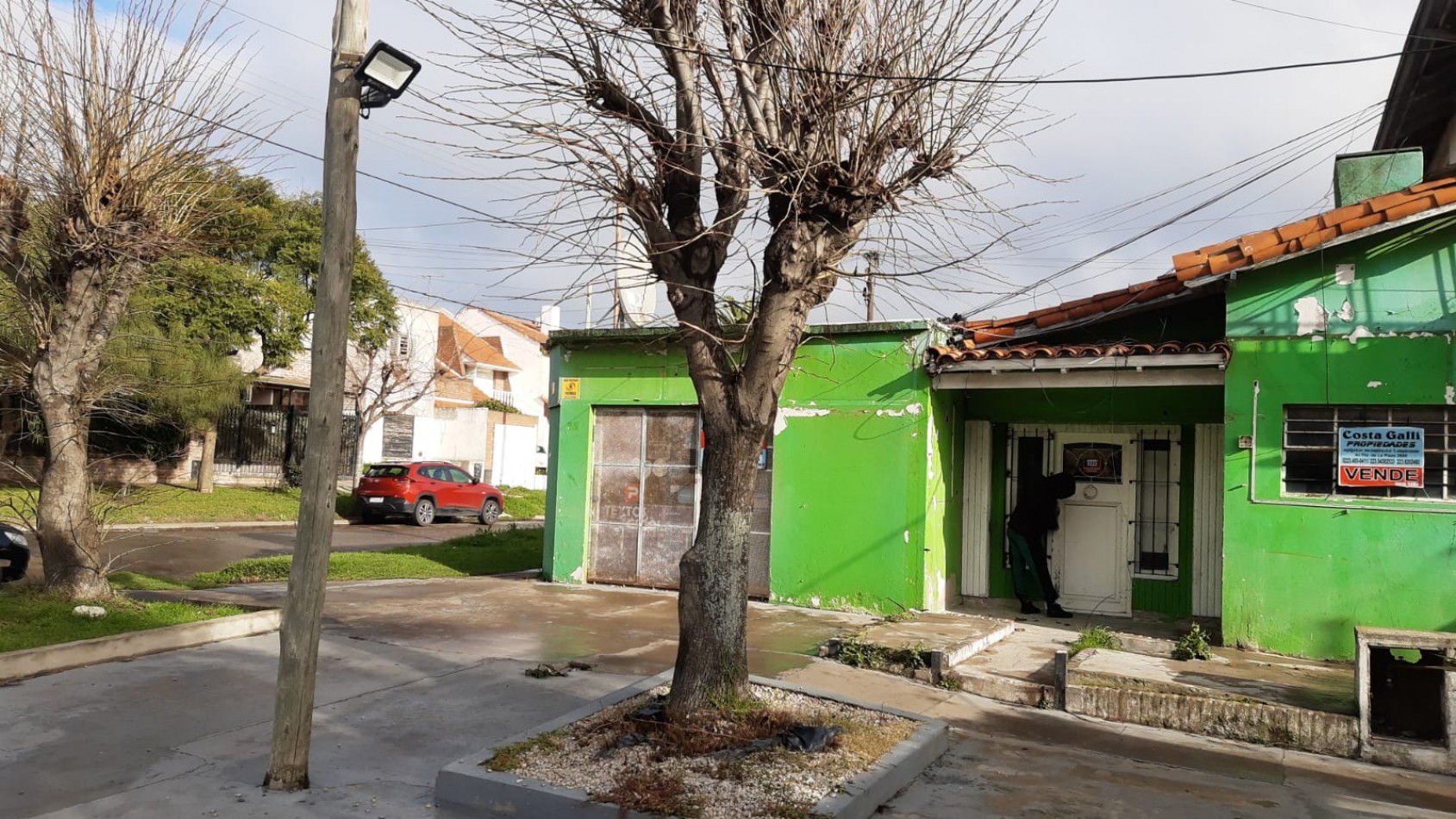 Local sobre avenida a reciclar